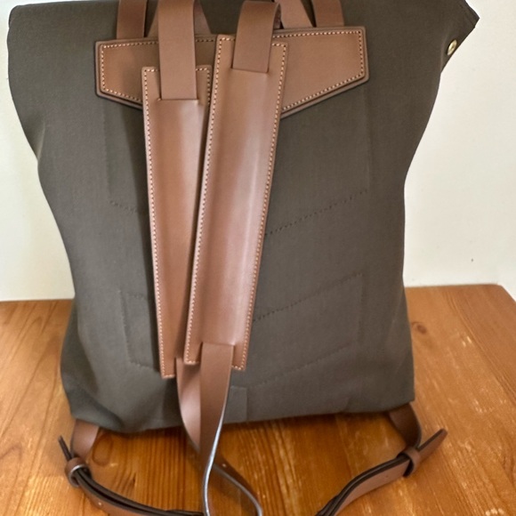 Mismo Backpack - Picture 2 of 3